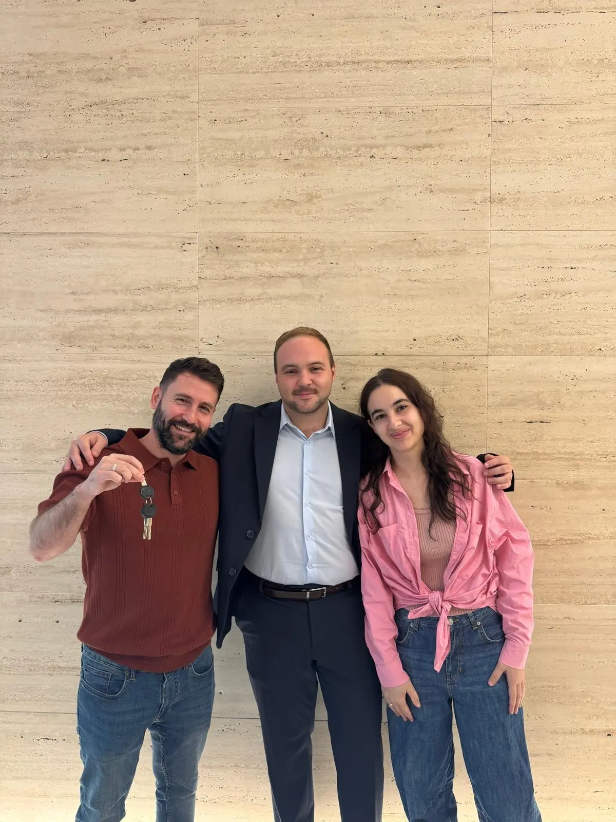 Clientes de Kapex Real Estate el día de la firma de su hipoteca (3)