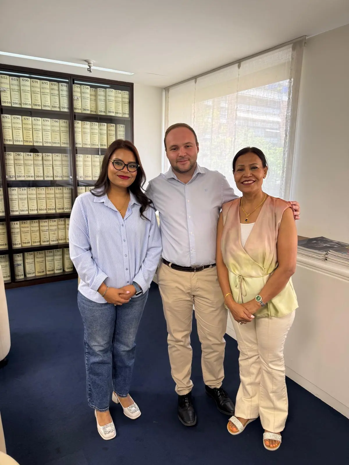 Clientes de Kapex Real Estate el día de la firma de su hipoteca (4)